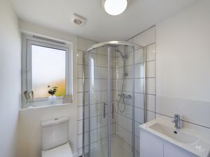 shower room - click for photo gallery